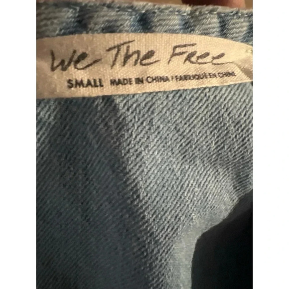 Light Blue Sleeveless Denim Top - Picture 3 of 3